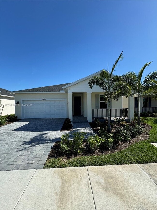 Building Photo - 6712 Cloverdale Ave