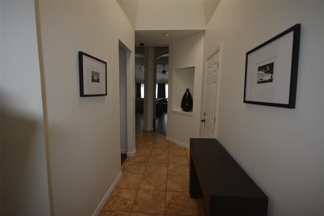 Foto del edificio - 1623 Buckwood Ct