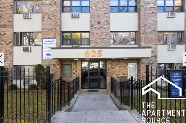 Building Photo - 625 W Wrightwood Ave