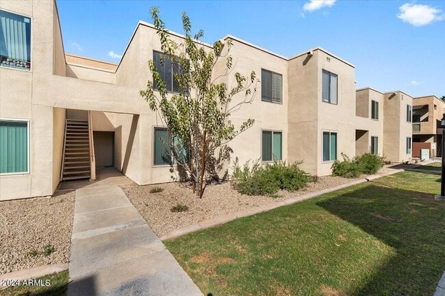 Building Photo - 3600 Hayden Rd