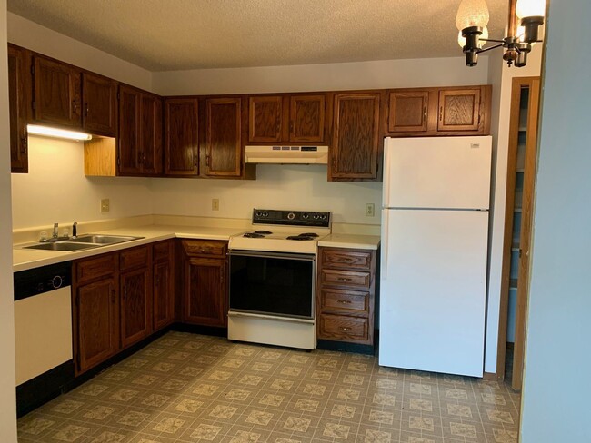 Foto del edificio - 2 br, 2 bath House - 16 Woodland Oaks Apt 8