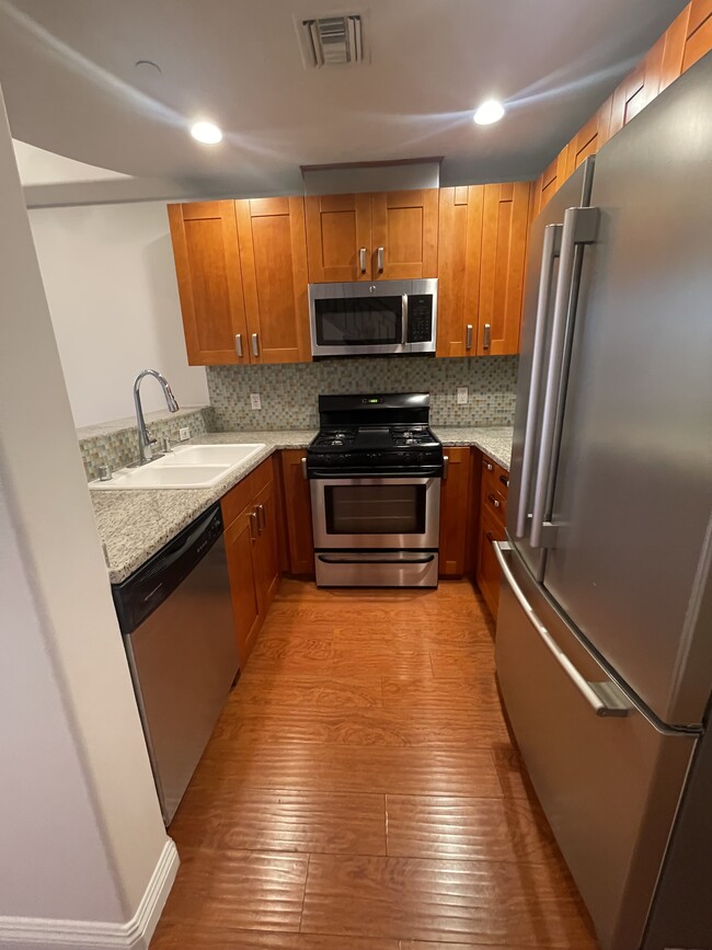 Foto del edificio - 5303 Satsuma Ave