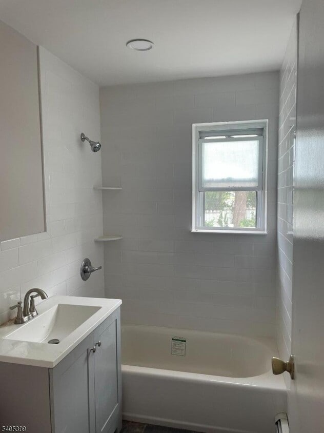 Building Photo - 185 Watsessing Ave