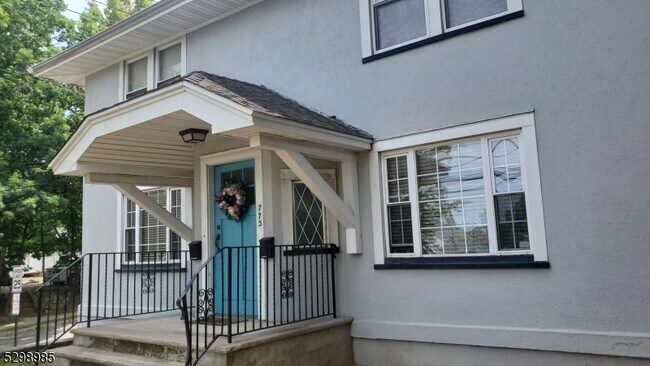 Foto del edificio - 773 Bloomfield Ave