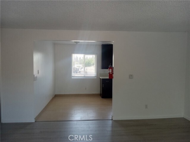 Foto del edificio - 432 S Almansor St