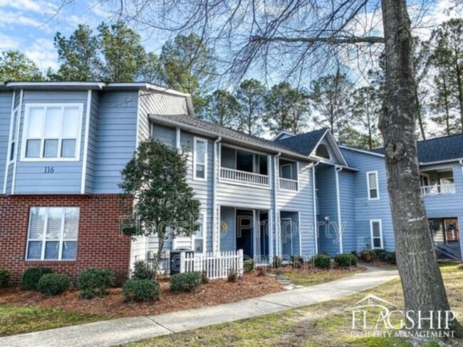 Building Photo - 116 Breezewood Dr
