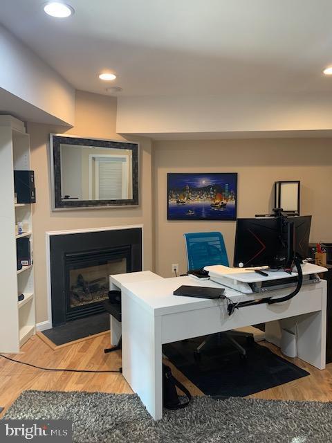 Building Photo - 4676 Carisbrooke Ln