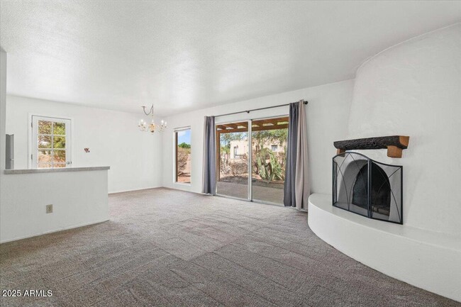 Building Photo - 5702 E Camelback Rd