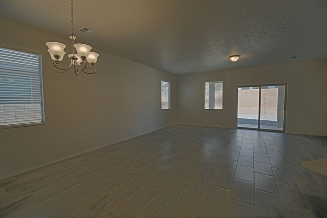 Building Photo - 3bd/2ba Available in Rio Rancho