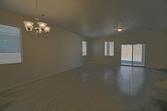 Foto del edificio - 3bd/2ba Available in Rio Rancho