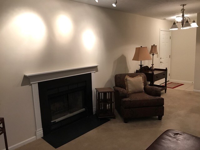 Building Photo - 2730 Greystone Dr