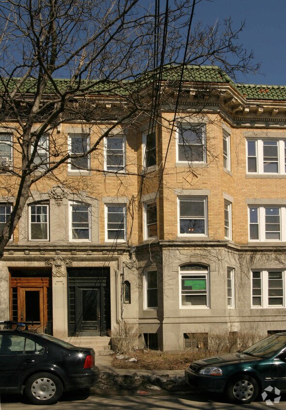 Building Photo - 126 Longwood Ave