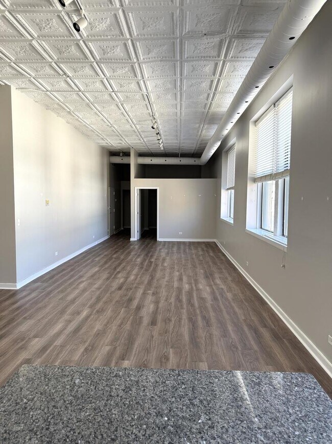 Foto del edificio - 1471 N Milwaukee Ave
