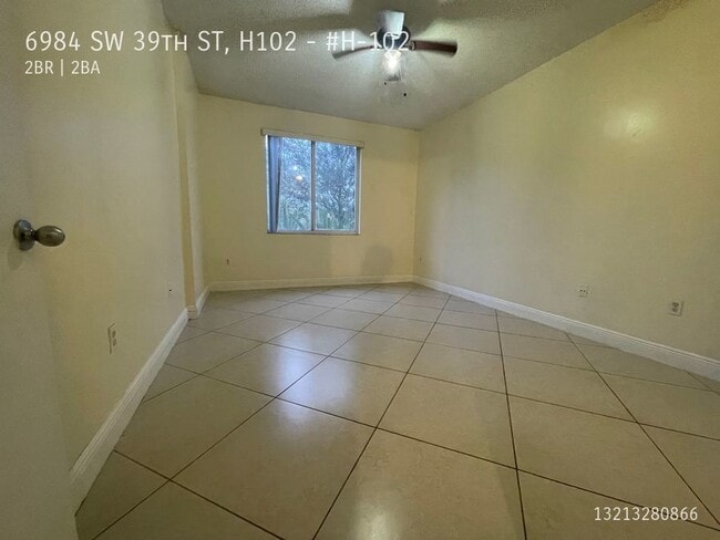 Building Photo - 6984 SW 39th St