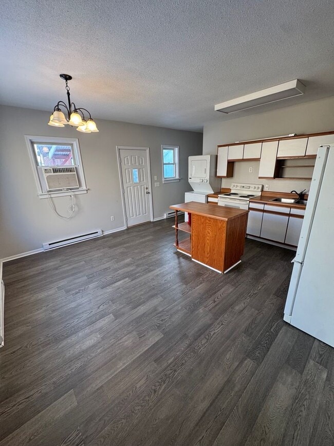 Building Photo - 1610 Cass St