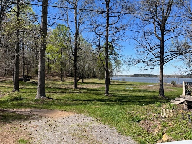 Foto del edificio - 8427 Stemley Bridge Rd