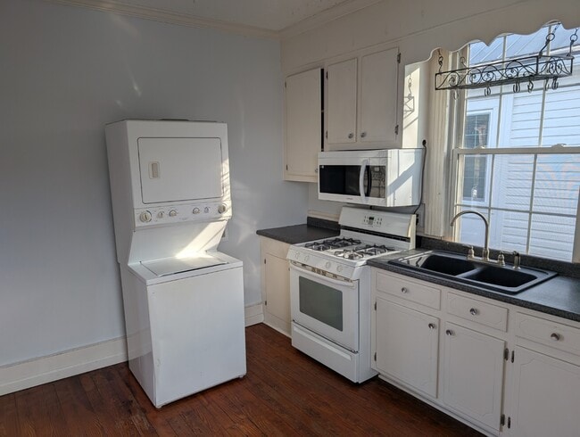 Building Photo - 57 Carolina St