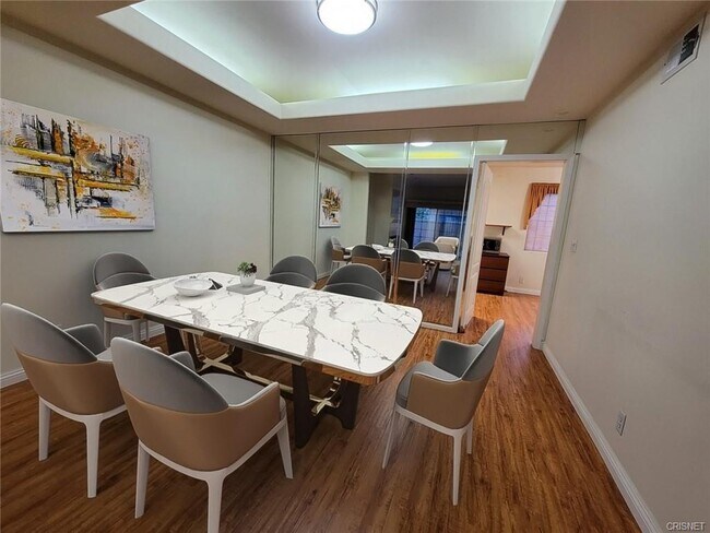 Foto del edificio - 5240 Vantage Ave