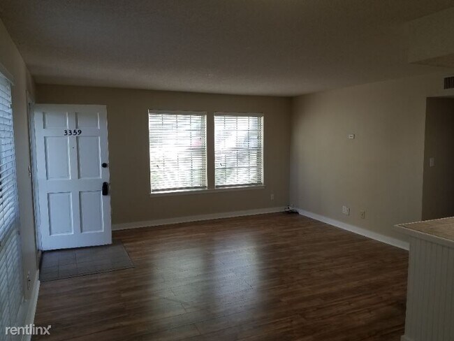 Foto del edificio - 3359 E Olive Rd