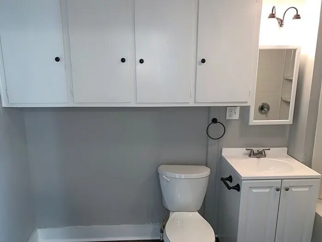 Building Photo - Spacious 4BR Home Near Downtown Spartanburg