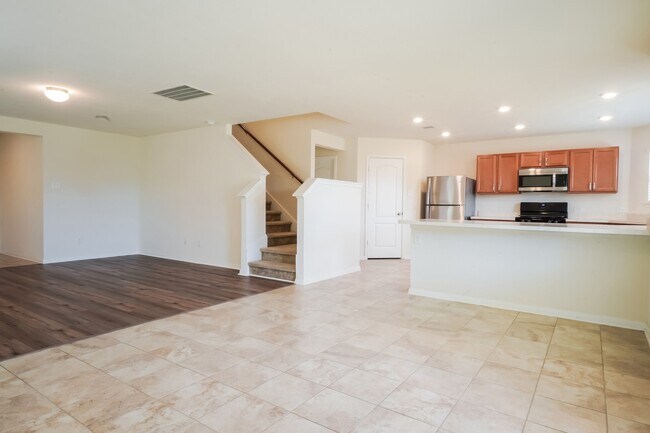 Foto del edificio - 16603 Live Oak Canyon Dr