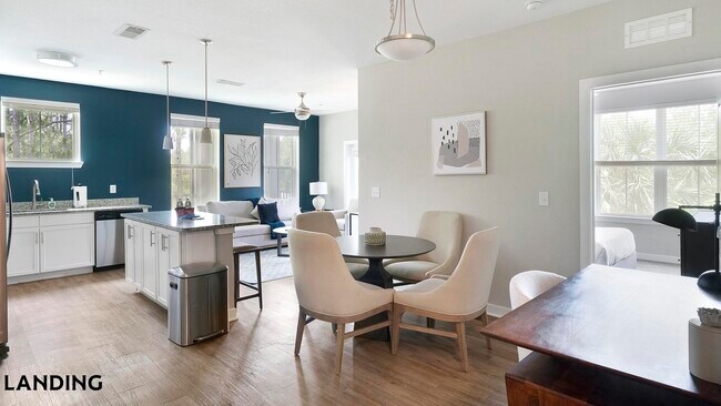 Foto del edificio - 215 Hunters Lk Wy