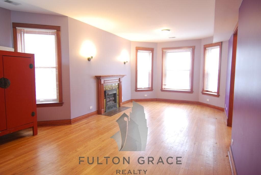 Primary Photo - 1320 W Farwell Ave