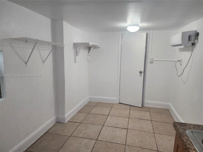 Foto del edificio - 1051 SW 6th St