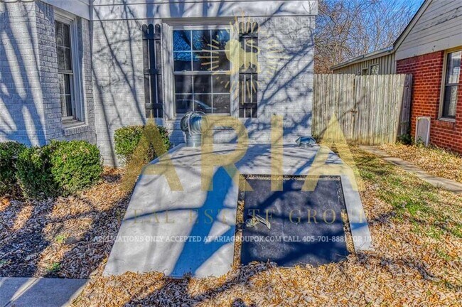 Building Photo - Beautifully Remodeled 3 Bed 2 Bath Availab...