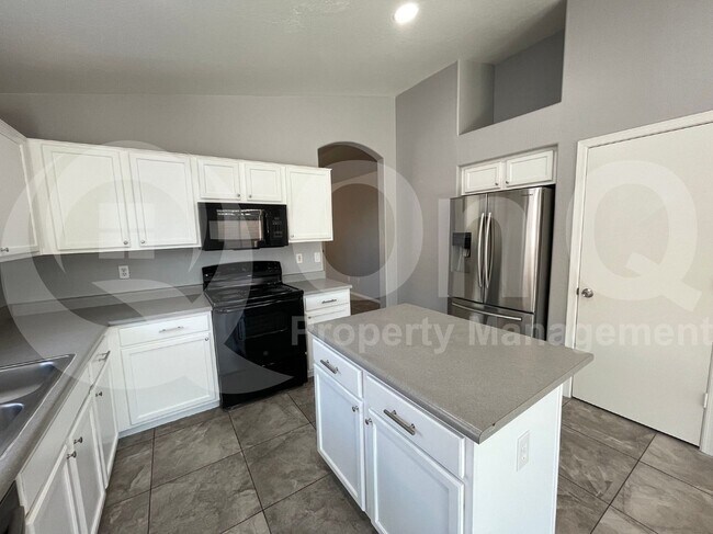 Building Photo - 14867 W Acapulco Ln
