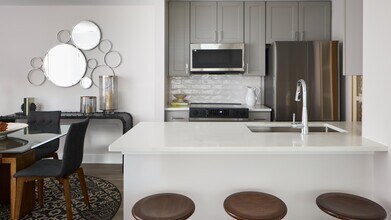 Building Photo - Lakeside Apartments
