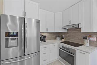 Building Photo - 2261 Kings Lake Blvd