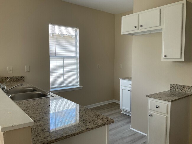 Photo - 278 W Garfield St House