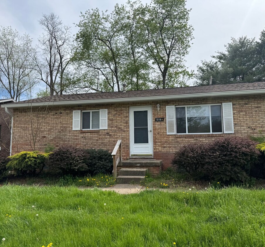 Primary Photo - 514 9th Ave
