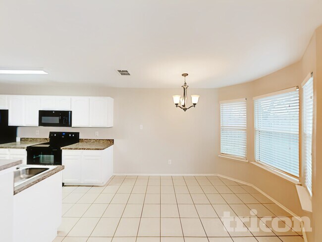 Foto del edificio - 1300 Pine Ln