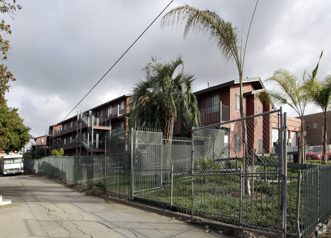 Building Photo - Villa Hermosa