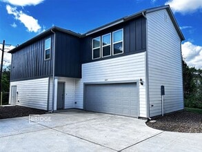 Building Photo - 337 Huisache St
