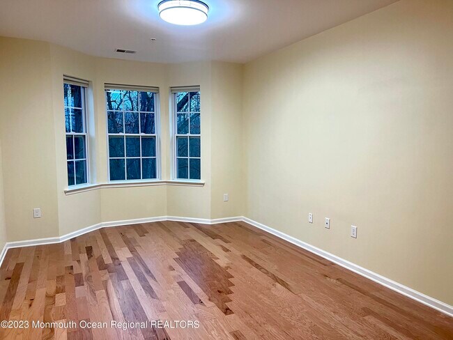 Foto del edificio - 5 Stock Ct