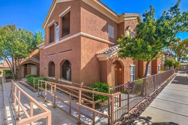 Foto del edificio - 3920 Legend Hills St
