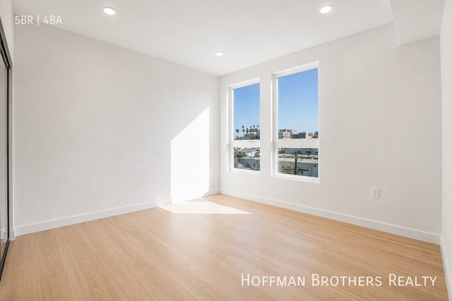 Foto del edificio - 856 S Gramercy Dr