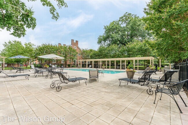 Building Photo - 2 br, 2 bath House - 11 W. Locke Lane Unit 6