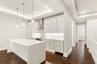 Building Photo - 121 Newbury St