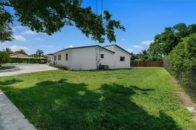 Foto del edificio - 10351 SW 49th St