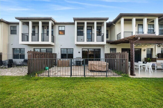 Foto del edificio - 6005 NW 104th Path