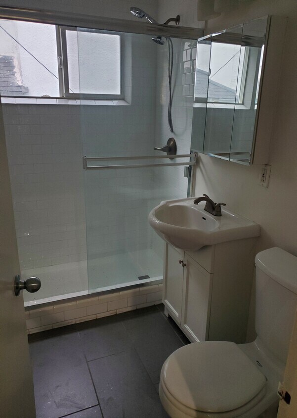 Foto principal - 8616 Holloway Dr