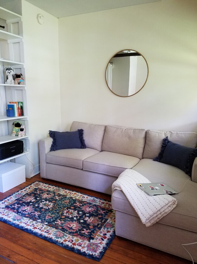 Living Room - 1228 W Columbia Ave