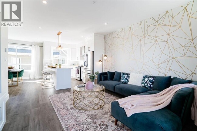 Building Photo - 430 Duncan St