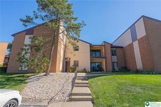 Building Photo - 997 Village Round