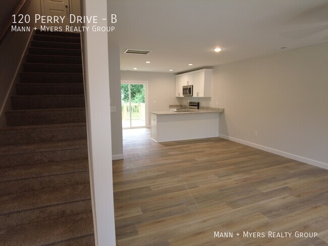 Foto del edificio - 120 Perry Dr