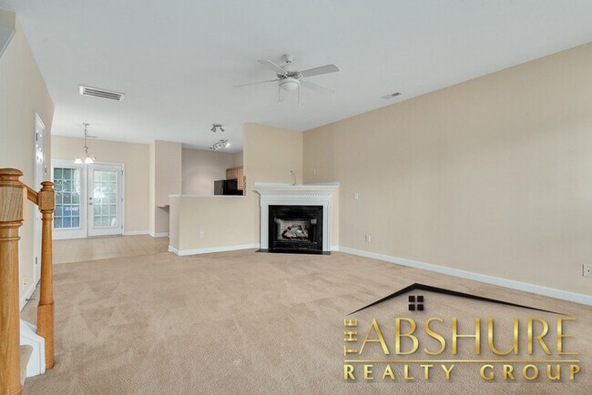 Building Photo - 6030 San Marcos Way